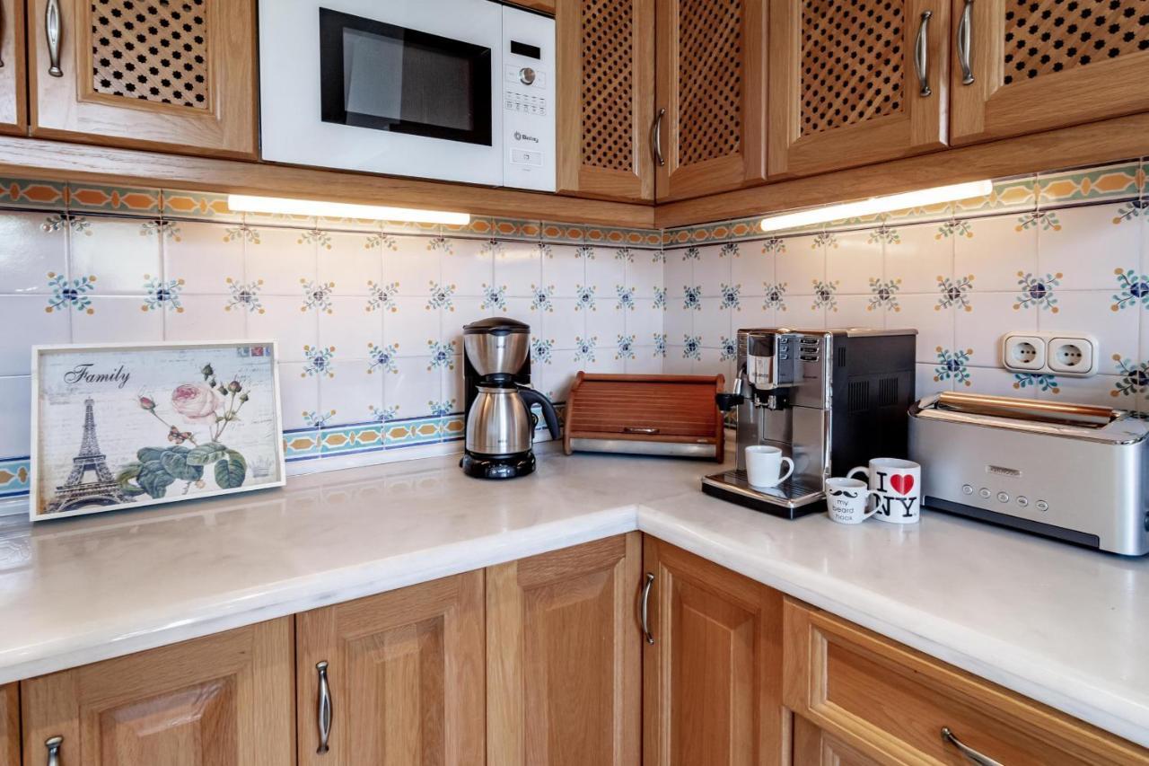 Lap- 3 Bed On The Beach. Families Only Appartamento