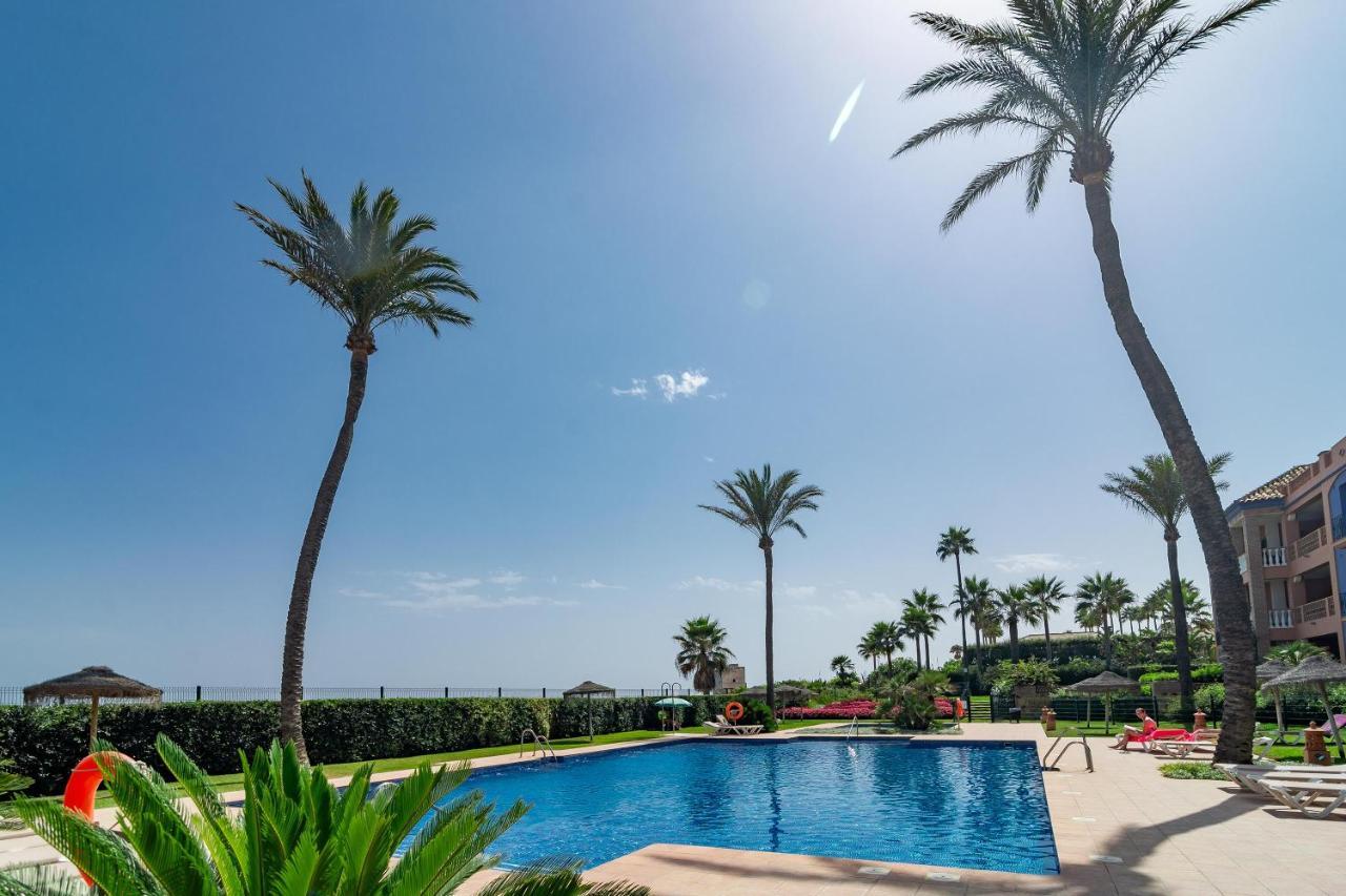 Lap- 3 Bed On The Beach. Families Only *