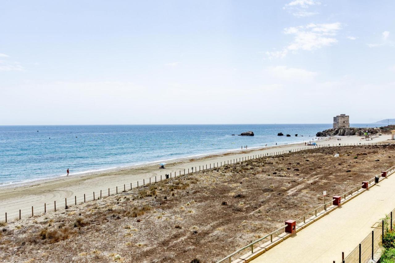 Lap- 3 Bed On The Beach. Families Only Apartment